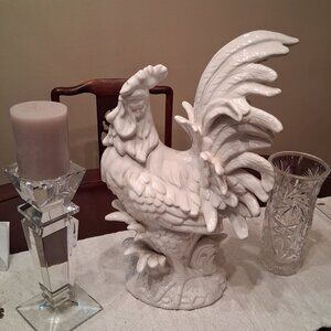 Elegant Porcelain Rooster Decorative Figurine; Dining Room/Foyer/Hallway